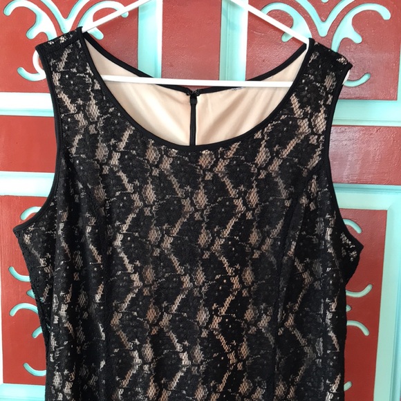 Black & Cream Lace Dress Size XL - Picture 2 of 8